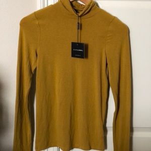 JLuxBasix Classic Turtleneck in Mustard size M